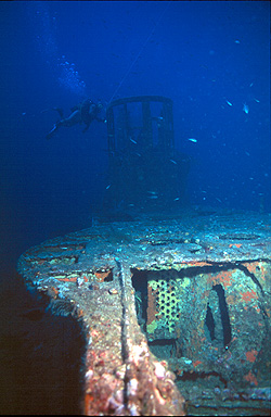 Blick vom Bug zum Turm des in der Nähe von St. Tropez versenkten U-Boot - Rubis