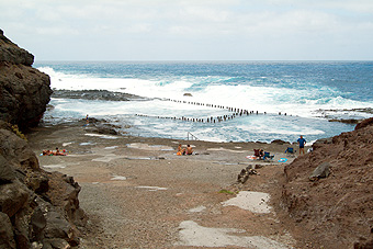 Gran Canaria - Bucht mit Namen "Puerto Nuevo" - Eine der wenigen zugänglichen Buchten im Norden der Insel.
