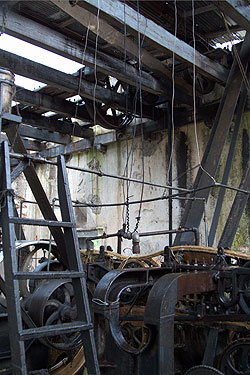 Yucatan - Hacienda Aké - Maschine aus der Jahrhundertwende zum herauslösen der Sisalfasern
