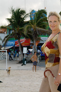Yucatan - Christine am Strand von Playa del Carmen