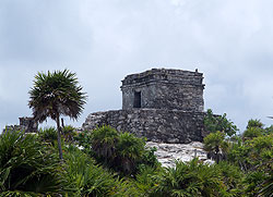 Mexiko 2003 - Tulum - Großer Tempel auch "Schloss" genannt