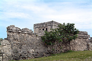 Mexiko 2003 - Tulum - Tempel und angrenzende Gebäudeteile
