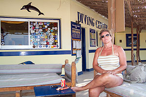 Ägypten 2006 - Safaga - Shams Diving Center - Auf gemütliche Sitzmöbeln konnten wir